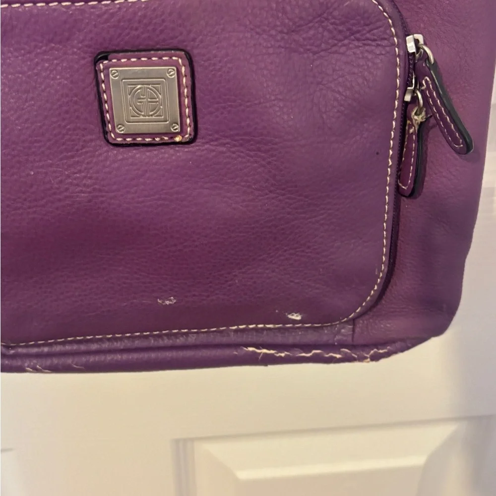 Adorable Vintage Purple Giani Bernini Leather crossbody bag
